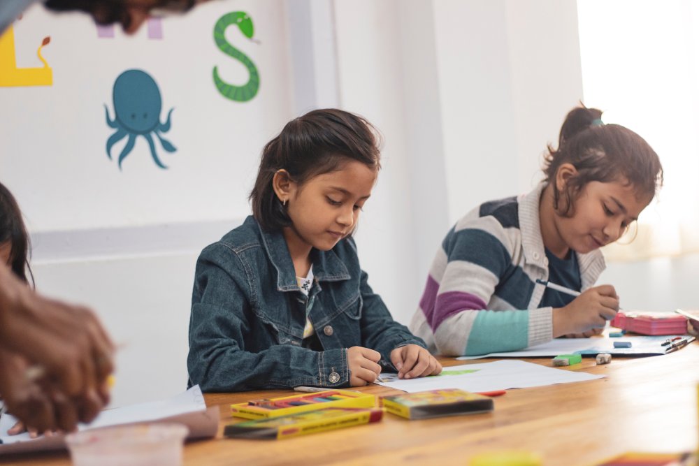 girls in school coloring