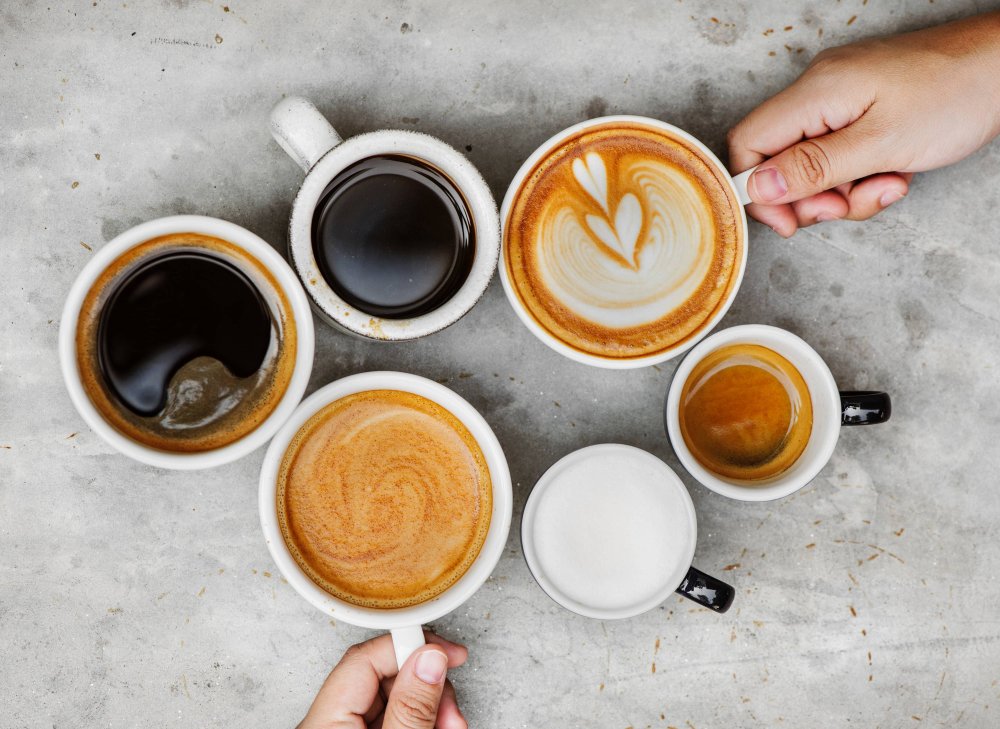 6 different coffees in mugs